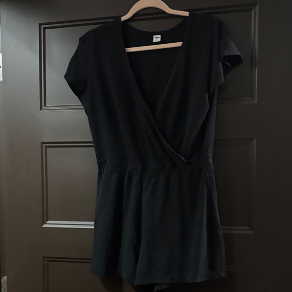 Old Navy Pants - Old Navy Classic Black Top